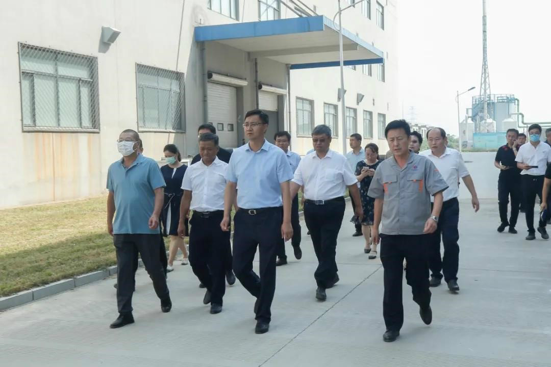 县长戚永和视察大奖国际药业项目建设